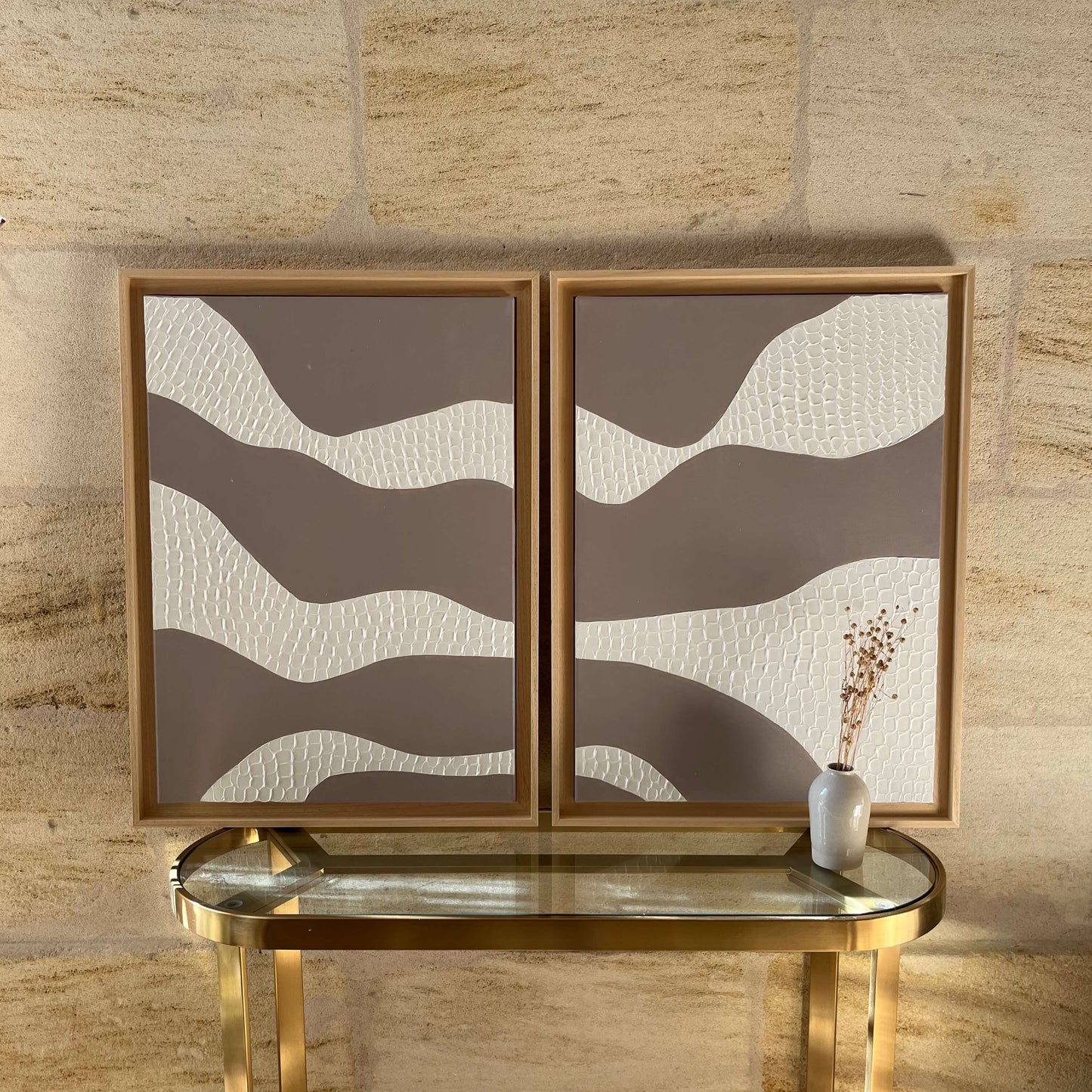 Duo de tableaux
Art texturé
Relief blanc et fond gris/taupe
Cadre caisse américaine