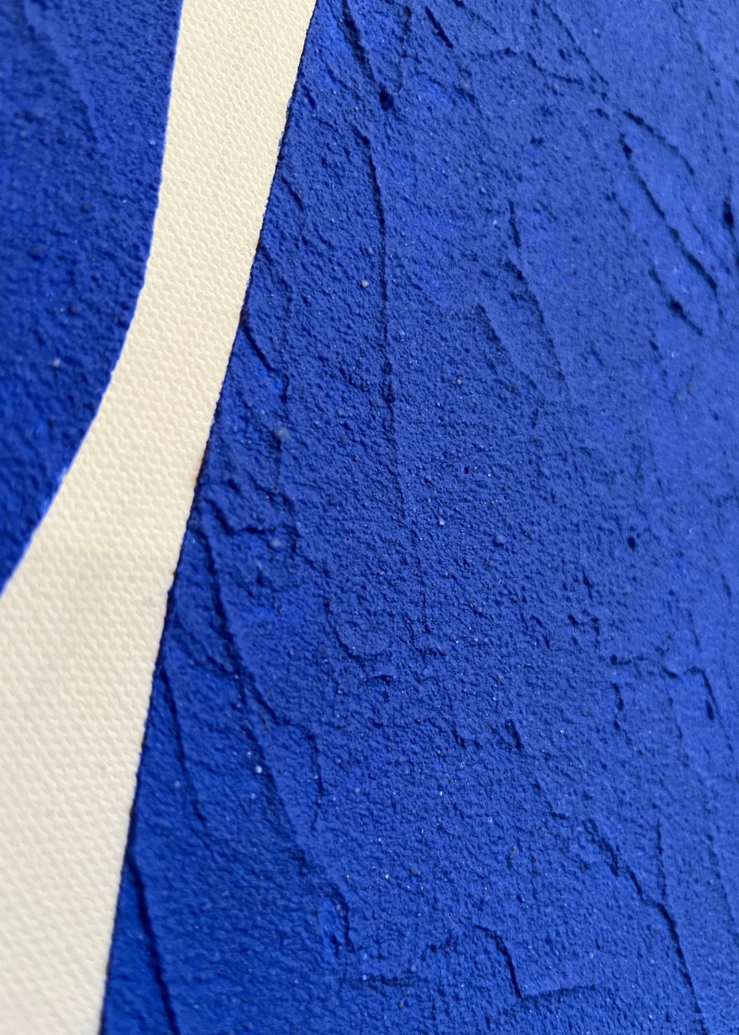 "SUSIE" - Tableau texturé, relief grainé Bleu Outre-mer