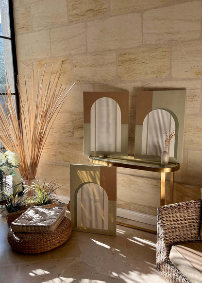 Triptyque de trois tableaux,
arches en relief texturé,
couleurs sobres, vert sauge, beige et blanc Triptyque de trois tableaux,
arches en relief texturé,
couleurs sobres, vert sauge, beige et blanc 
Cadre caisse américaine bois naturel
